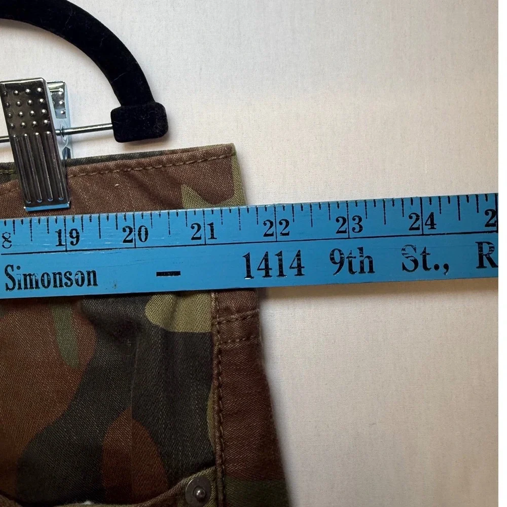 Levis 541 Athletic Taper Camo Pants Mens 42x34 (actual 43x33)Woodland Camouflage